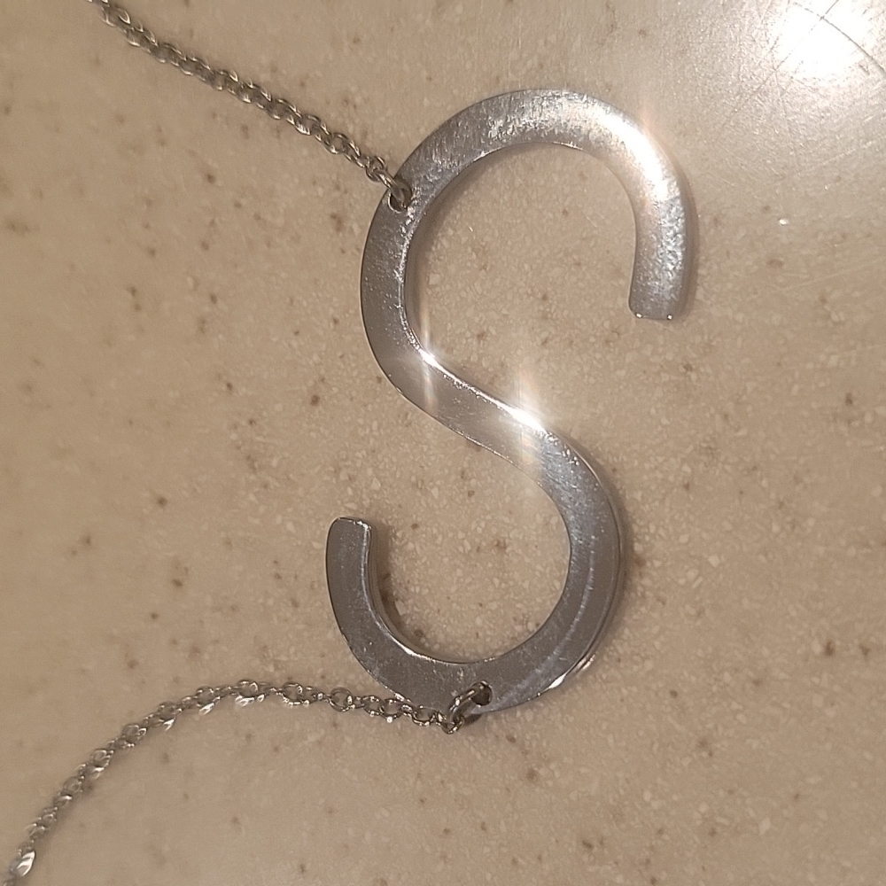 Silverplate intial S necklace - Picture 4 of 5